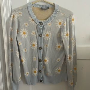 Belle blue daisy cardigan size small in new condition